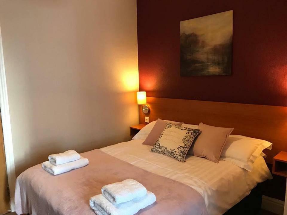 The Bear Inn Hodnet Esterno foto