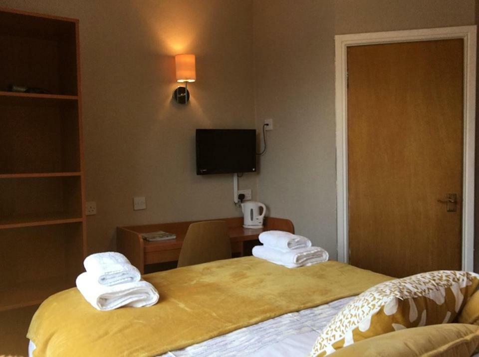The Bear Inn Hodnet Esterno foto